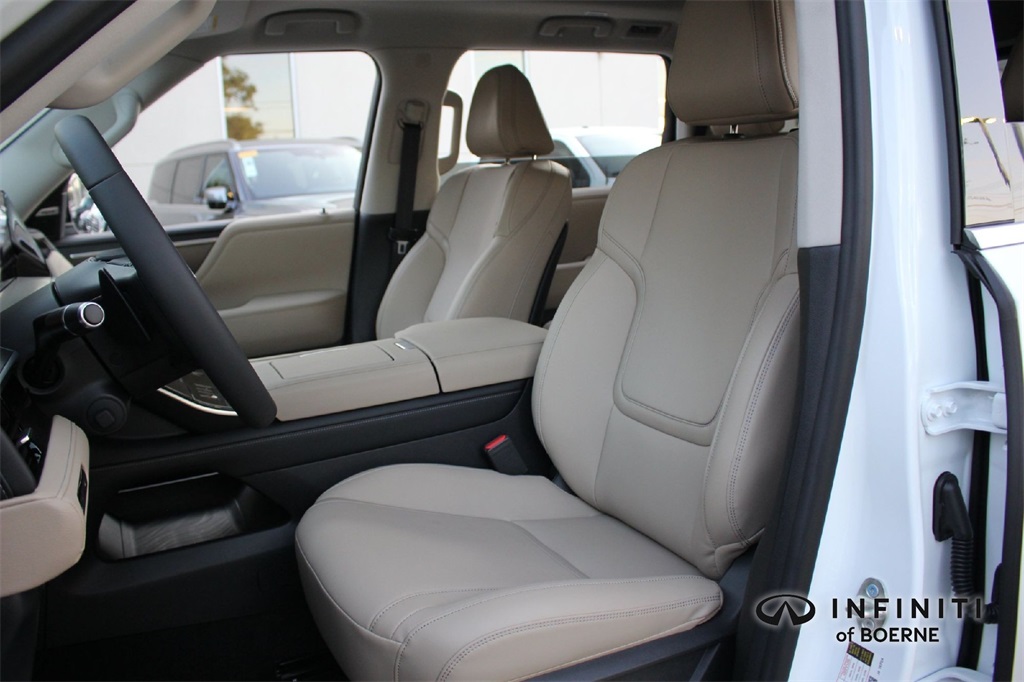 2026 Infiniti QX80 Pure photo 8