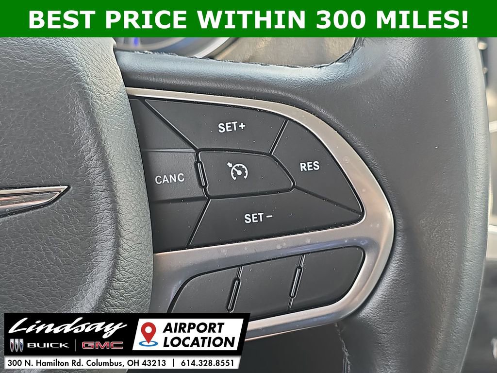 2022 Chrysler 300 Touring photo 31