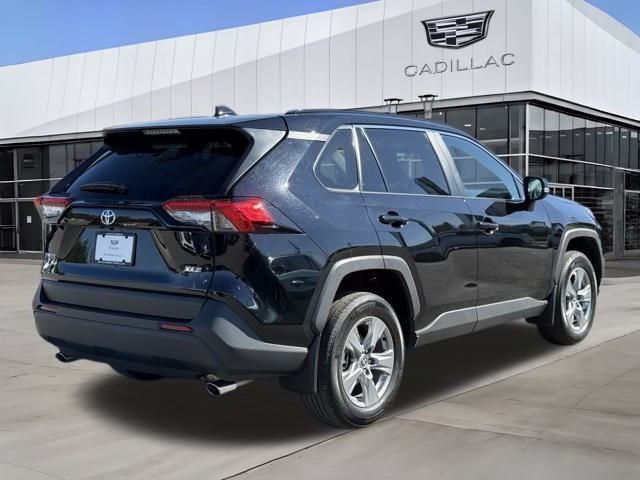 2024 Toyota RAV4 XLE photo 3