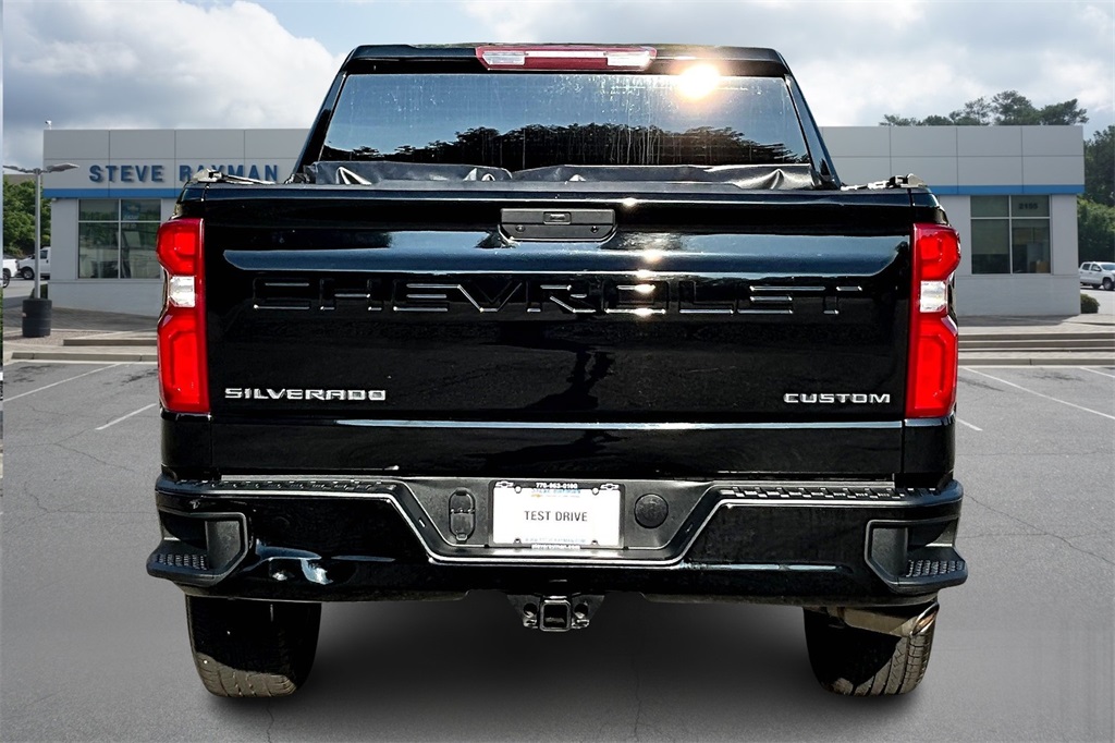 2020 Chevrolet Silverado 1500 Custom photo 3