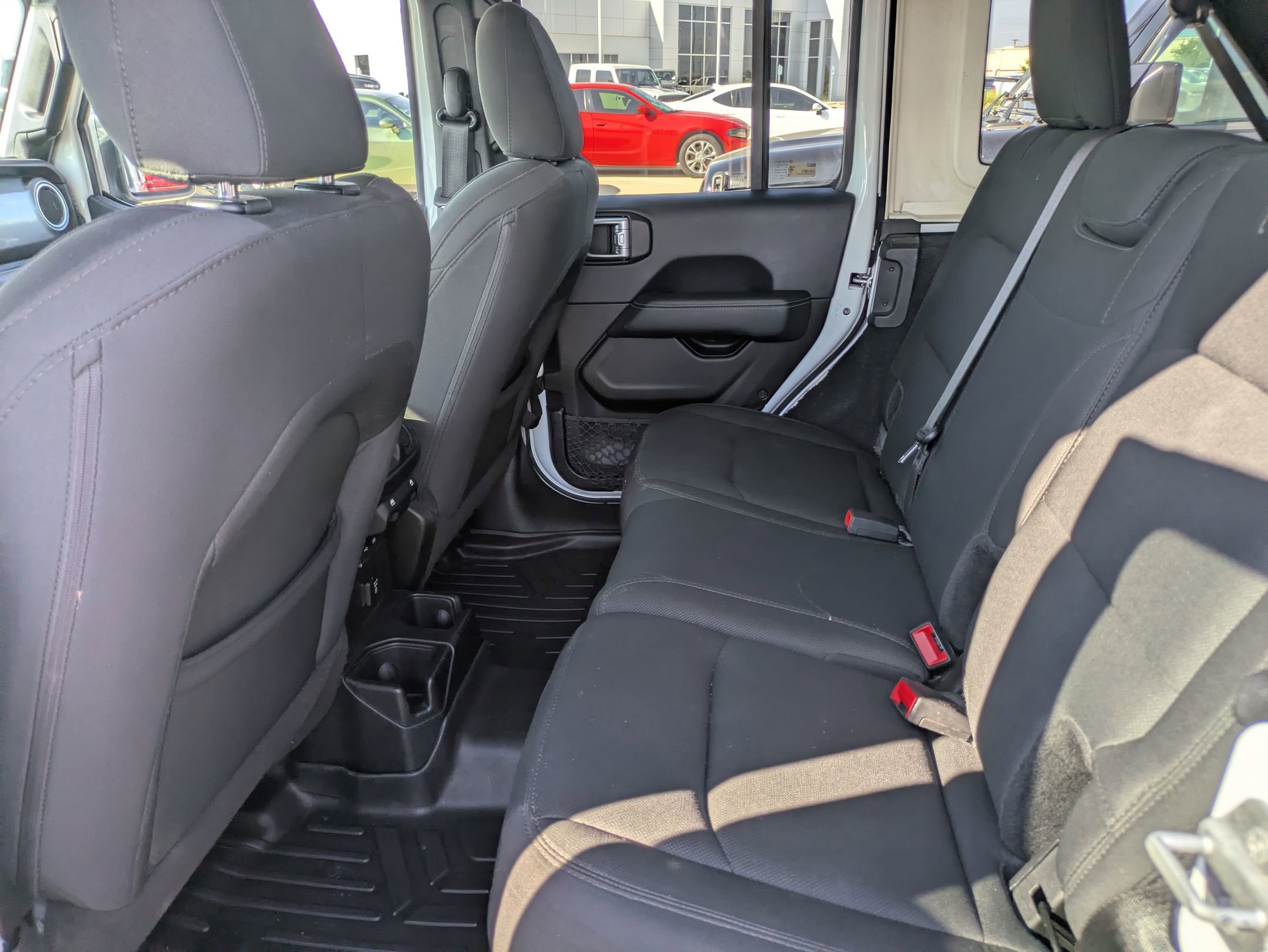 2019 Jeep Wrangler Unlimited Sahara photo 11