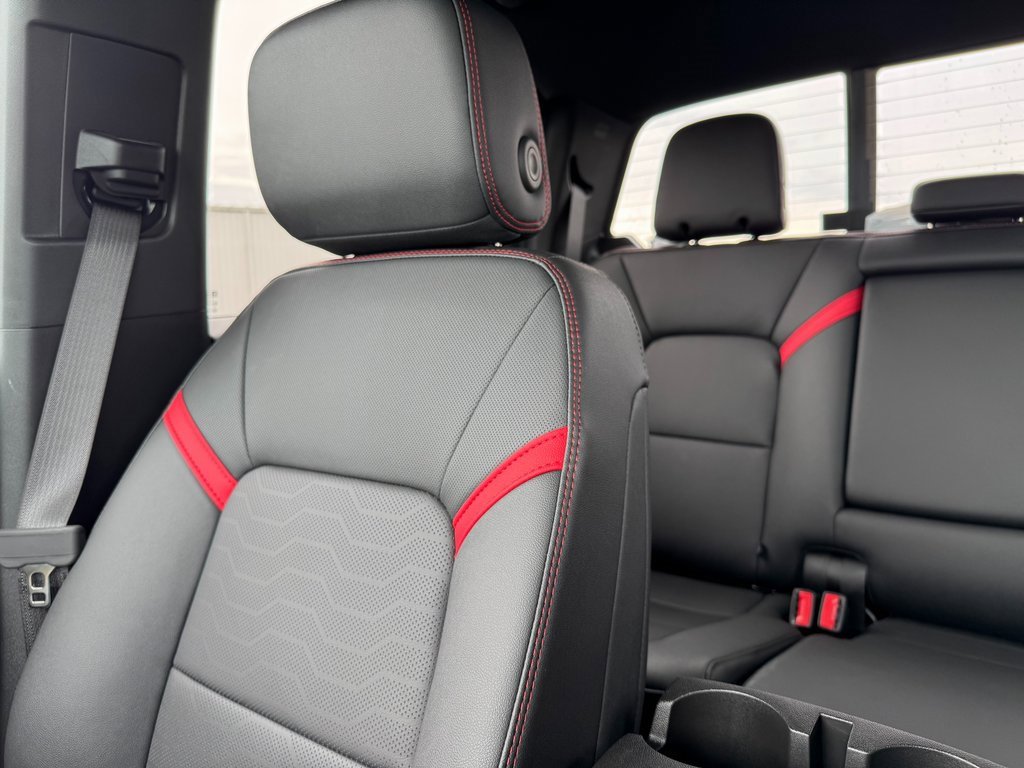 2025 Chevrolet Colorado Z71 photo 10