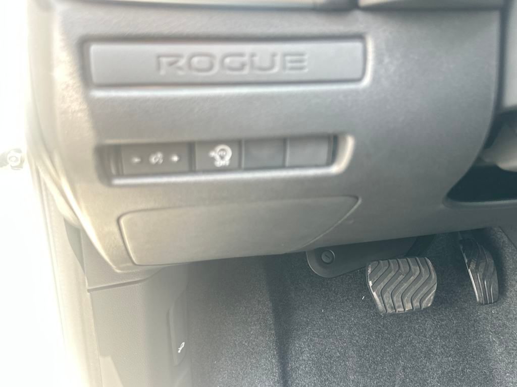 2026 Nissan Rogue S photo 11