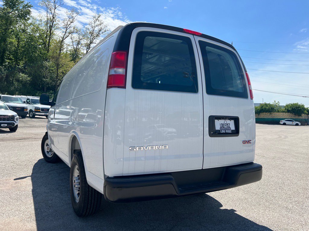 2025 Gmc Savana Cargo 2500 photo 19