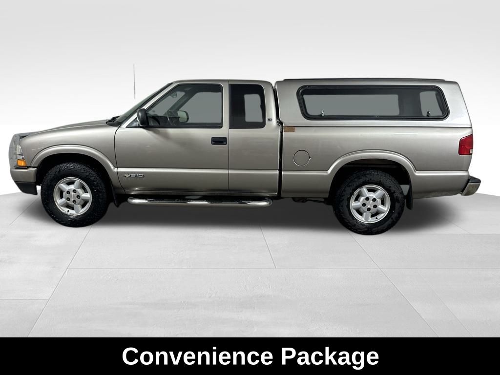 2003 Chevrolet S-10 Pickup photo 3