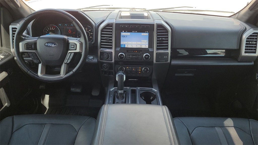 2017 Ford F-150 Platinum photo 14