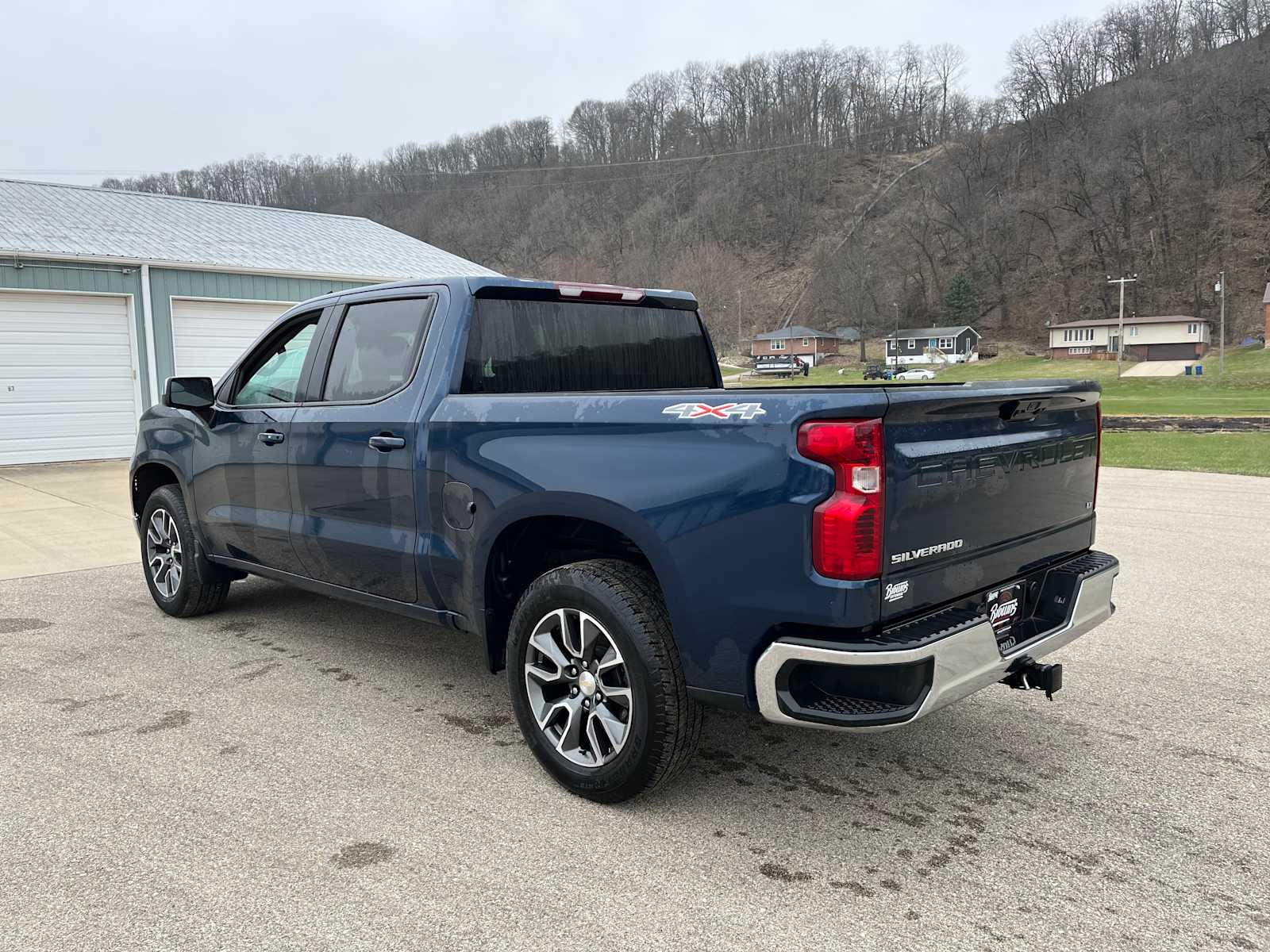 2022 Chevrolet Silverado 1500 LT photo 3