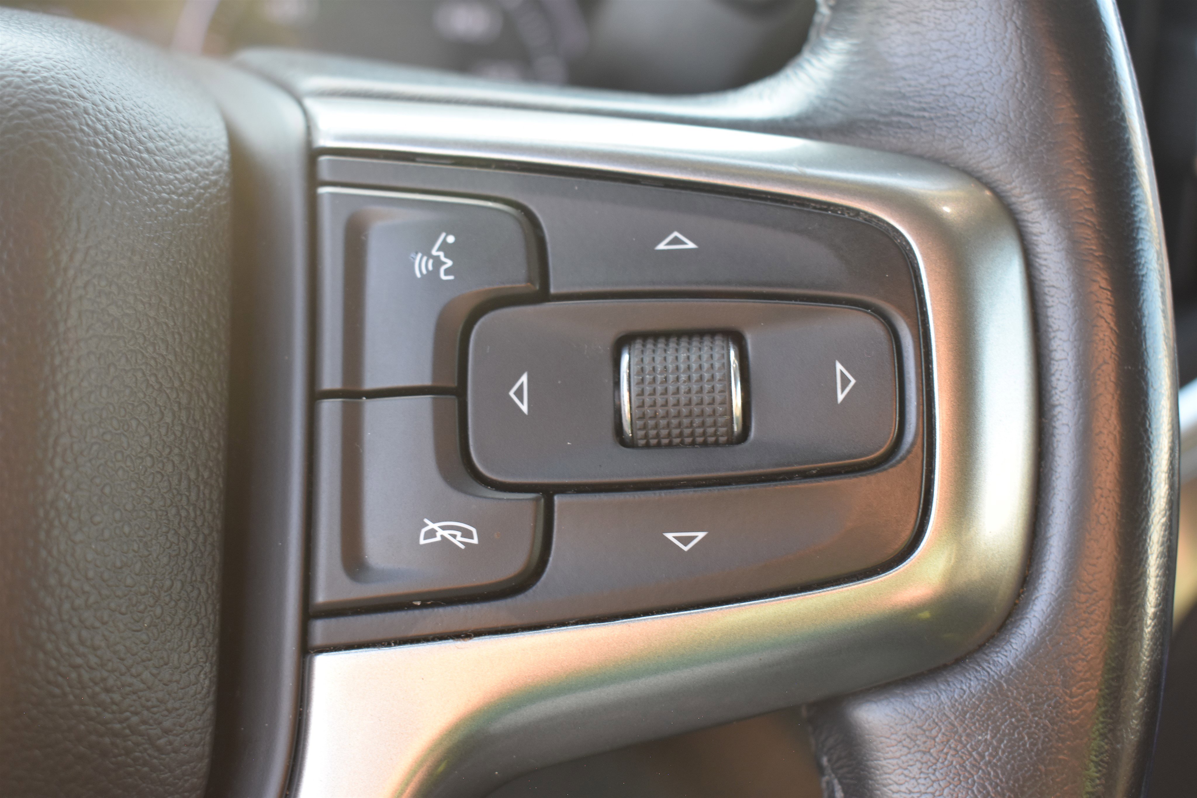 2020 Chevrolet Silverado 1500 RST photo 11