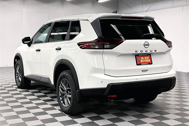 2025 Nissan Rogue S photo 3