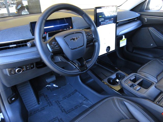 2025 Ford Mustang Mach-E Premium photo 12