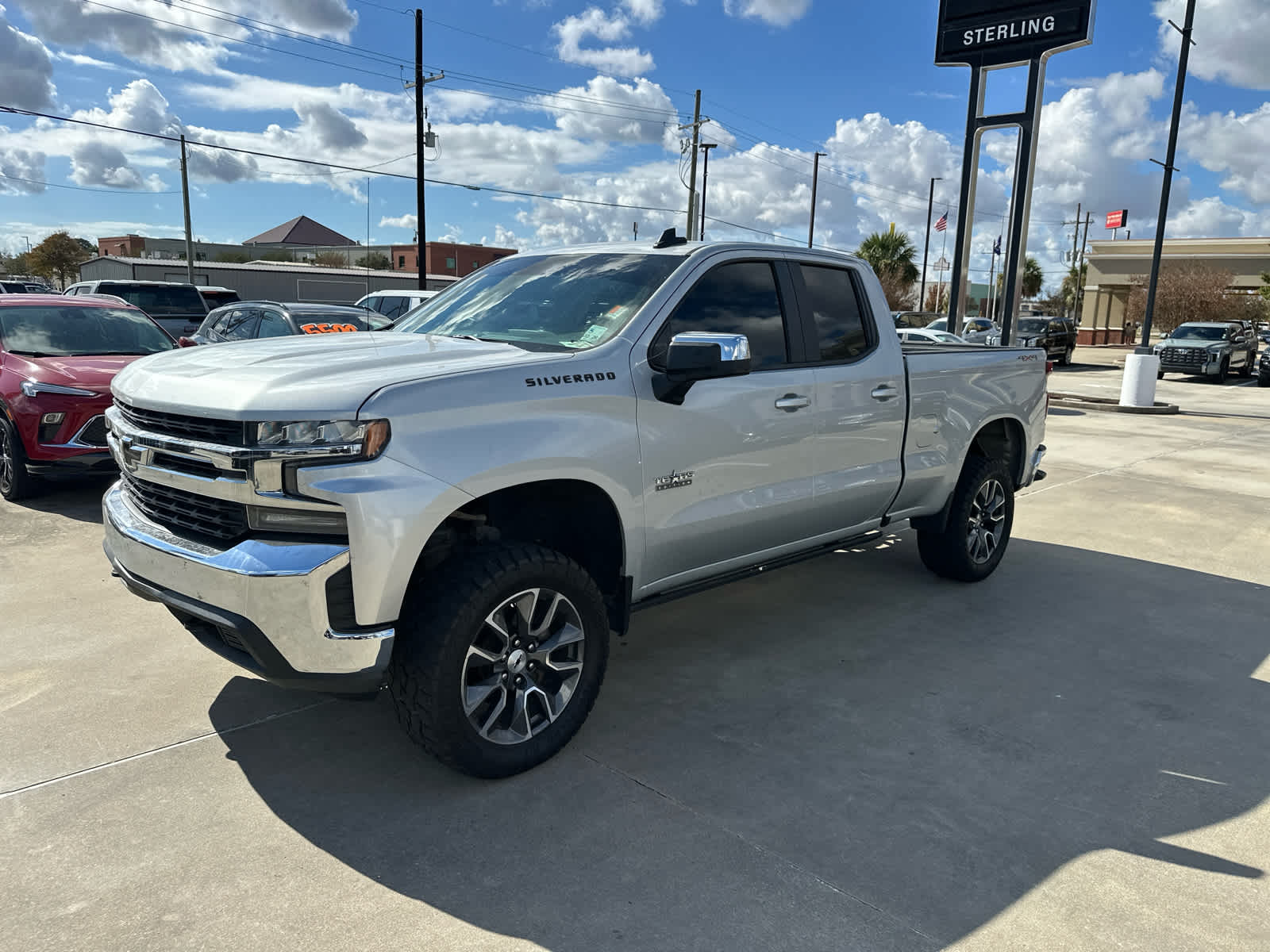 2019 Chevrolet Silverado 1500 LT photo 4