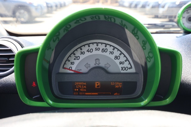 2015 Smart Fortwo Electric Drive photo 24