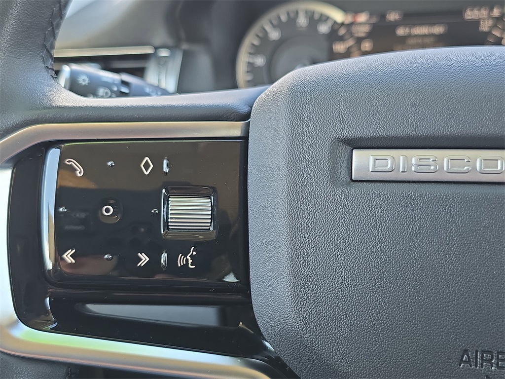 2023 Land Rover Discovery Sport S photo 17