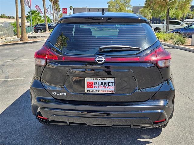 2025 Nissan Kicks Play S photo 3