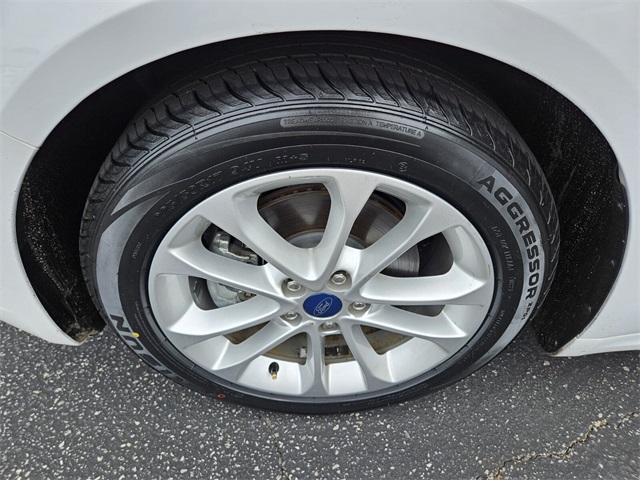 2020 Ford Fusion Hybrid SE photo 18