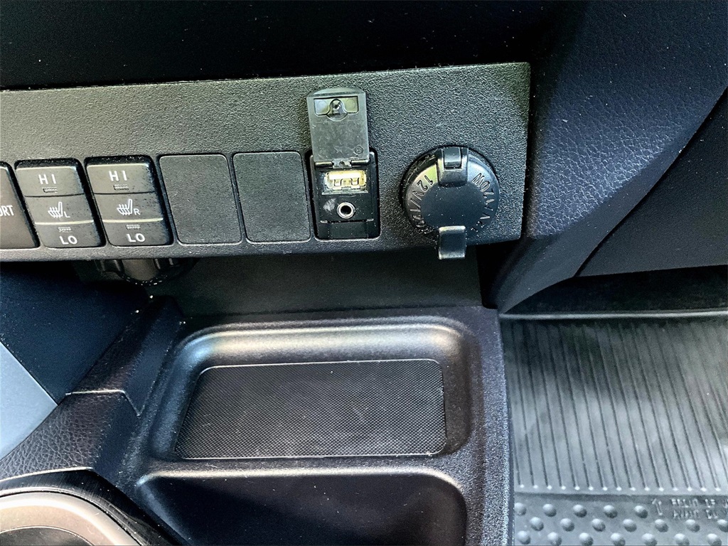 2017 Toyota RAV4 Limited photo 27
