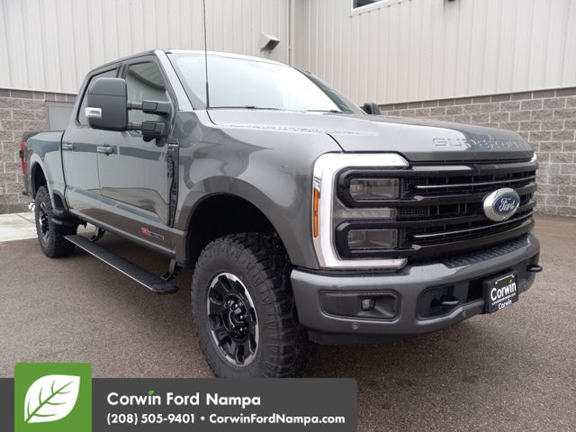 2026 Ford F-350 Super Duty Platinum's photo