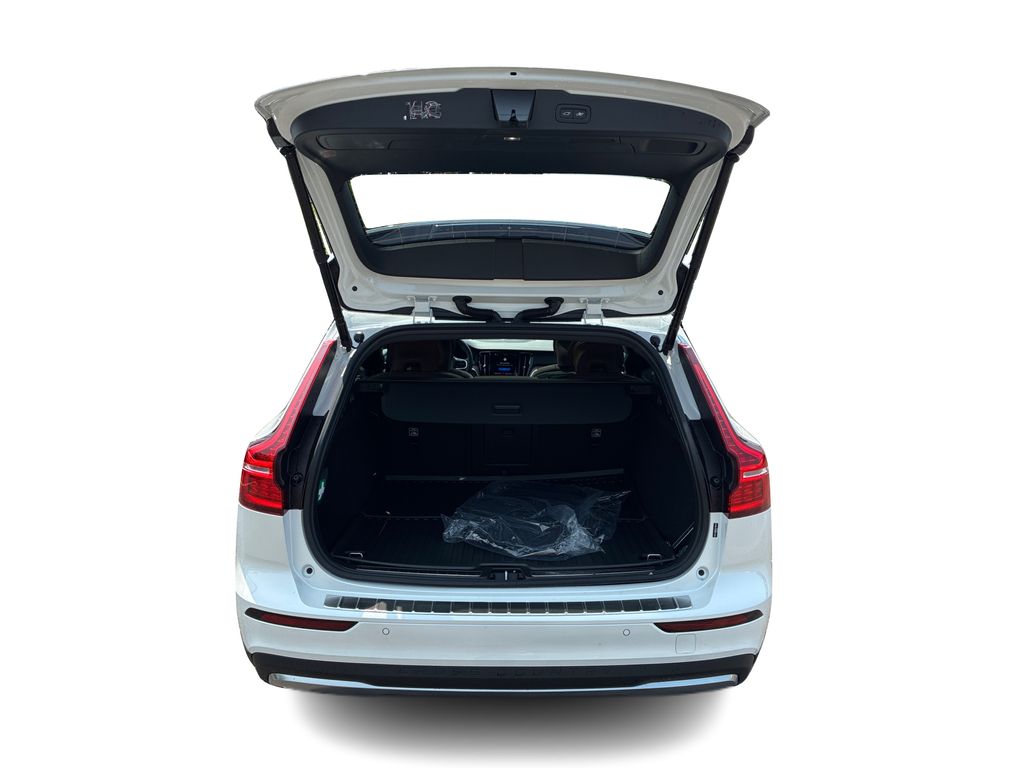 2026 Volvo V60 Cross Country B5 AWD Plus photo 15
