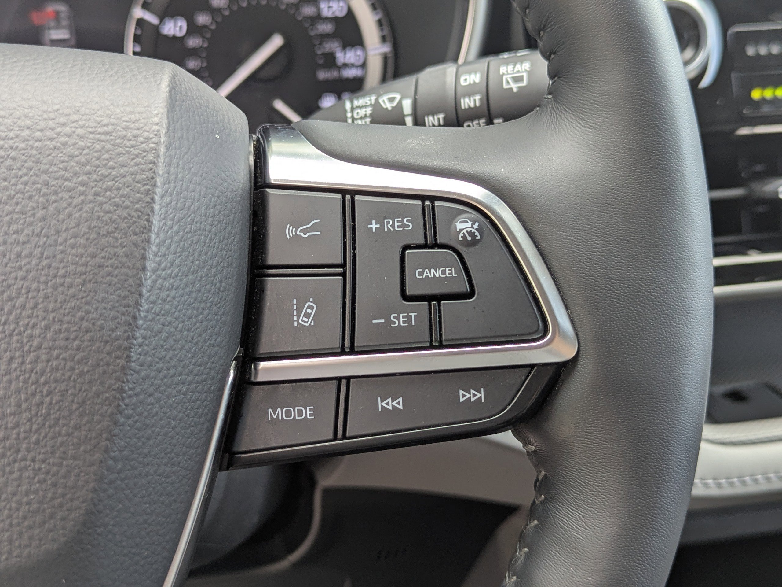 2020 Toyota Highlander Limited photo 35