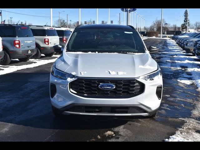 2025 Ford Escape ST-Line photo 2