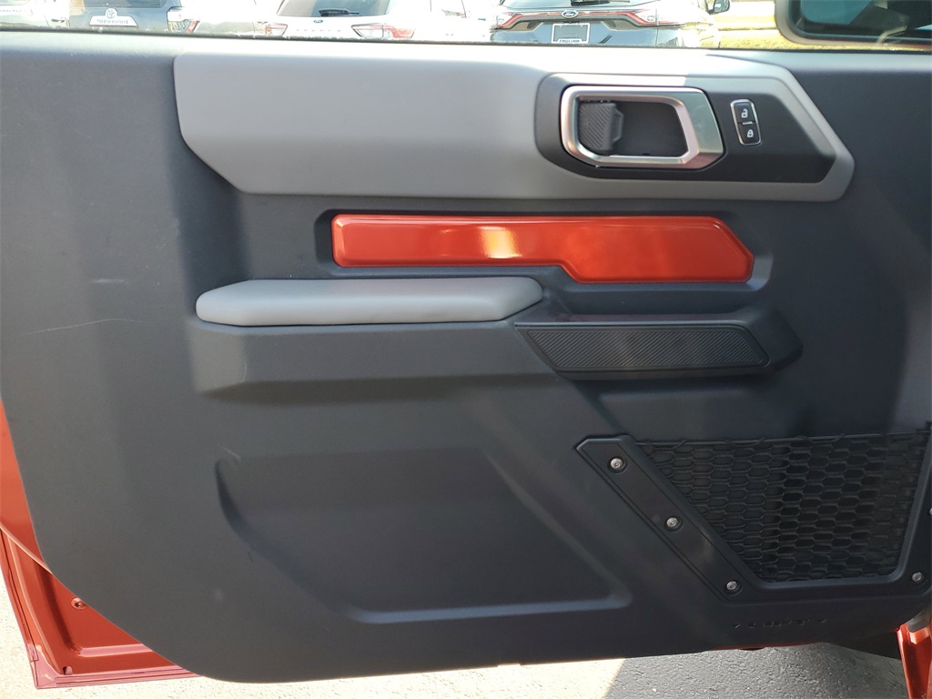 2022 Ford Bronco Base photo 15