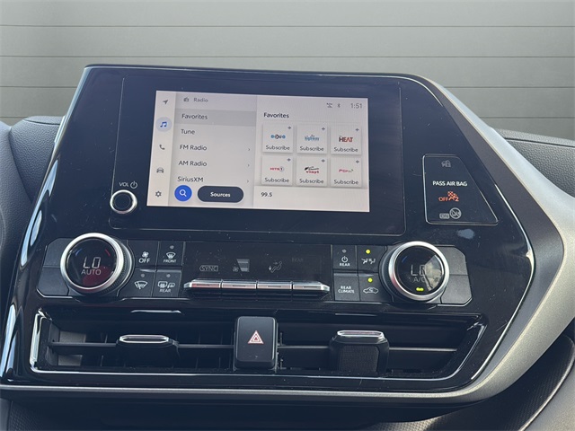 2024 Toyota Highlander LE photo 15