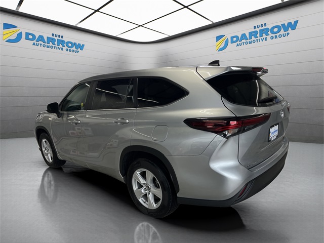 2024 Toyota Highlander LE photo 3