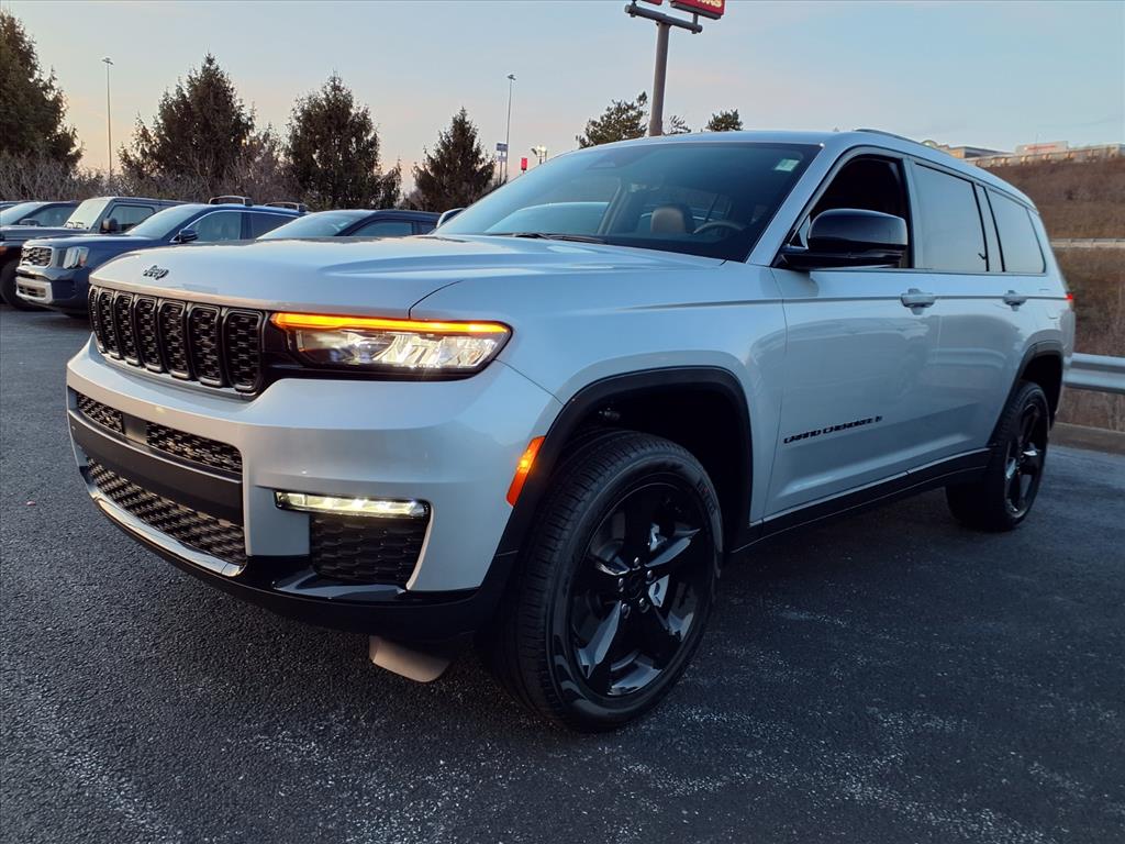 2025 Jeep Grand Cherokee L Limited's photo