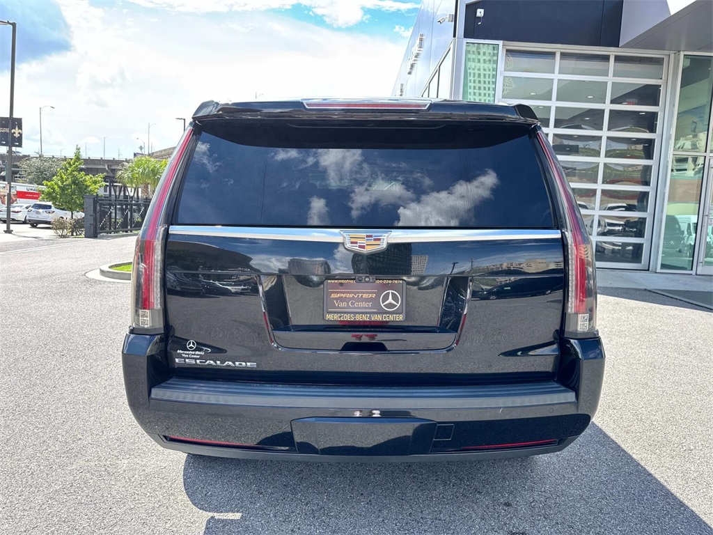 2019 Cadillac Escalade Premium Luxury photo 3
