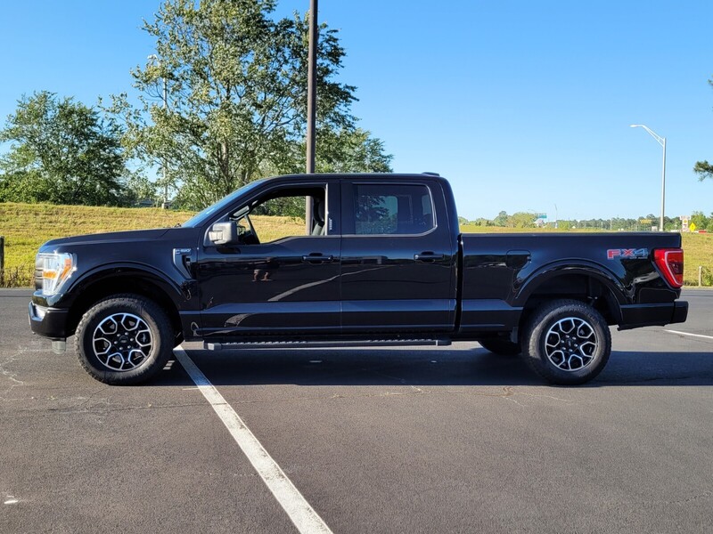 2022 Ford F-150 XLT photo 3