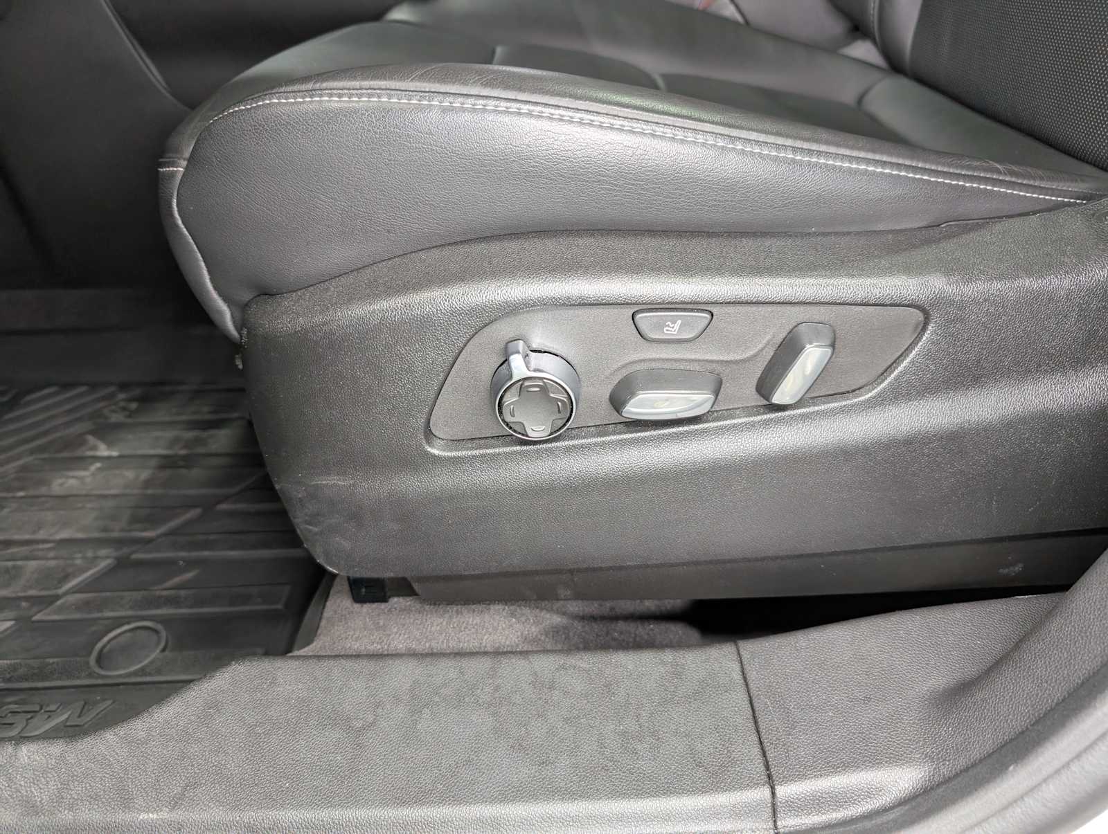 2024 Cadillac XT4 Premium Luxury photo 35