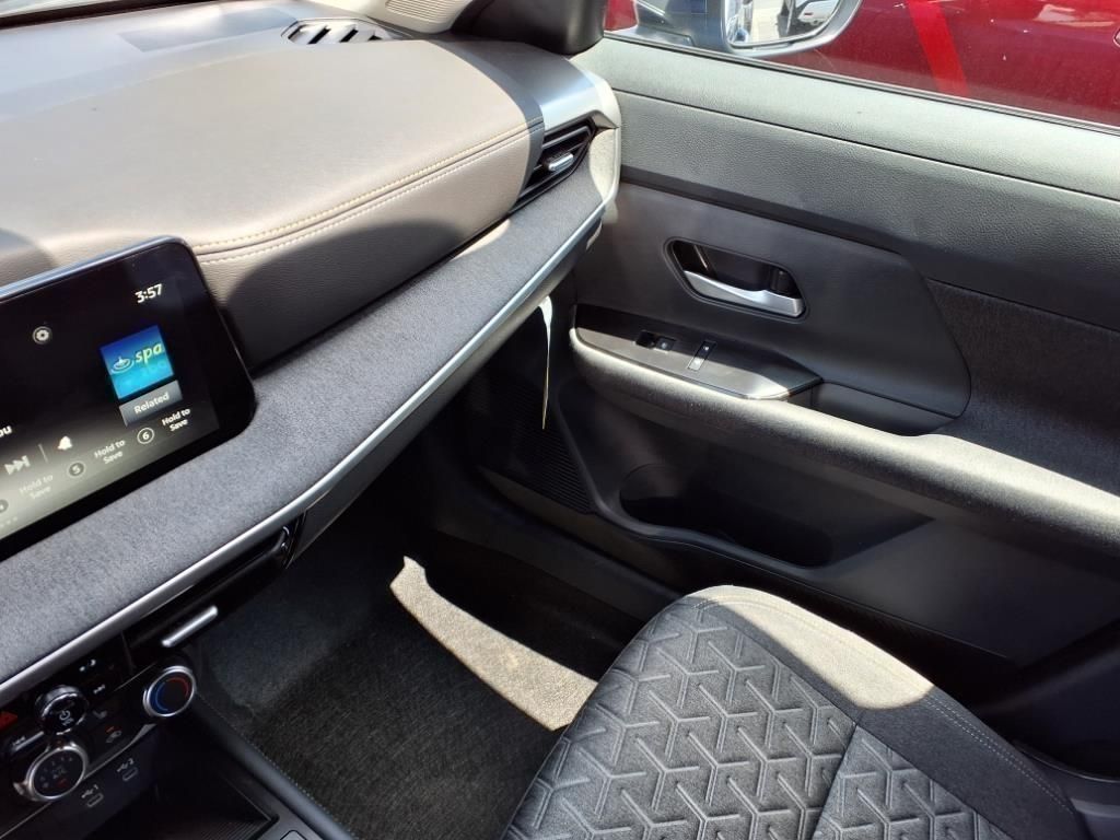 2025 Nissan Kicks SV photo 23