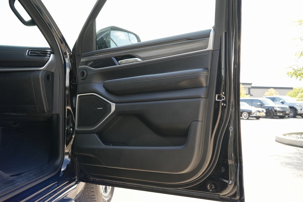 2024 Jeep Wagoneer L Series II photo 35