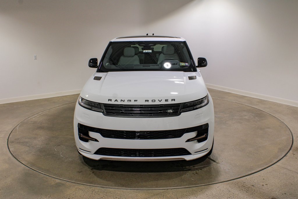 2025 Land Rover Range Rover Sport SE photo 8