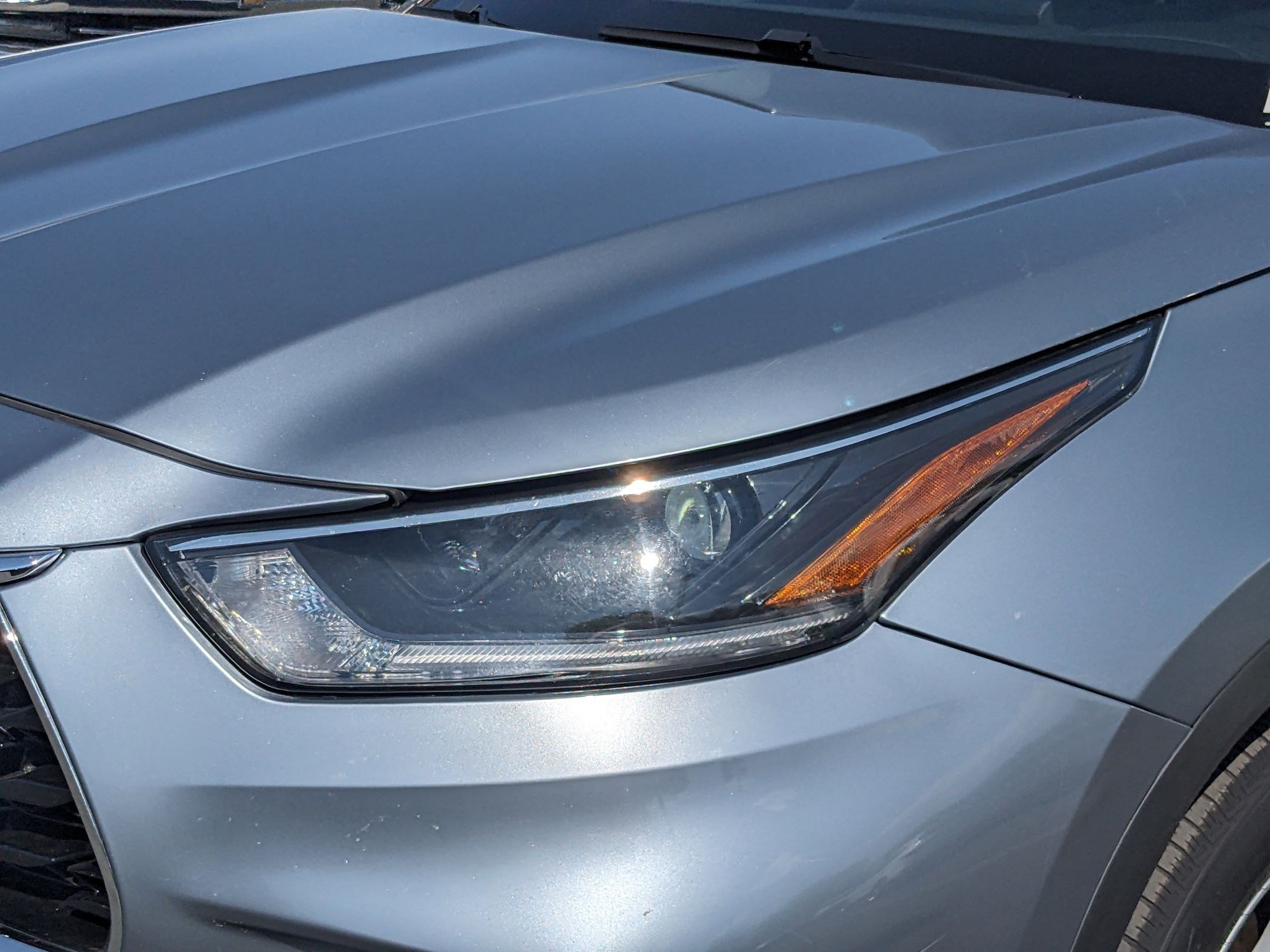 2021 Toyota Highlander Hybrid LE photo 9