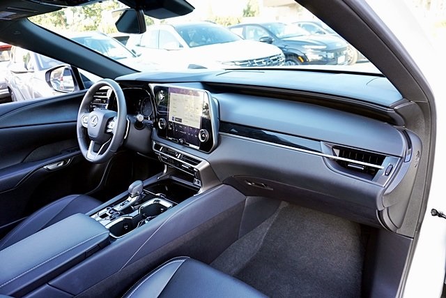 Used 2024 White Lexus 350 image 9