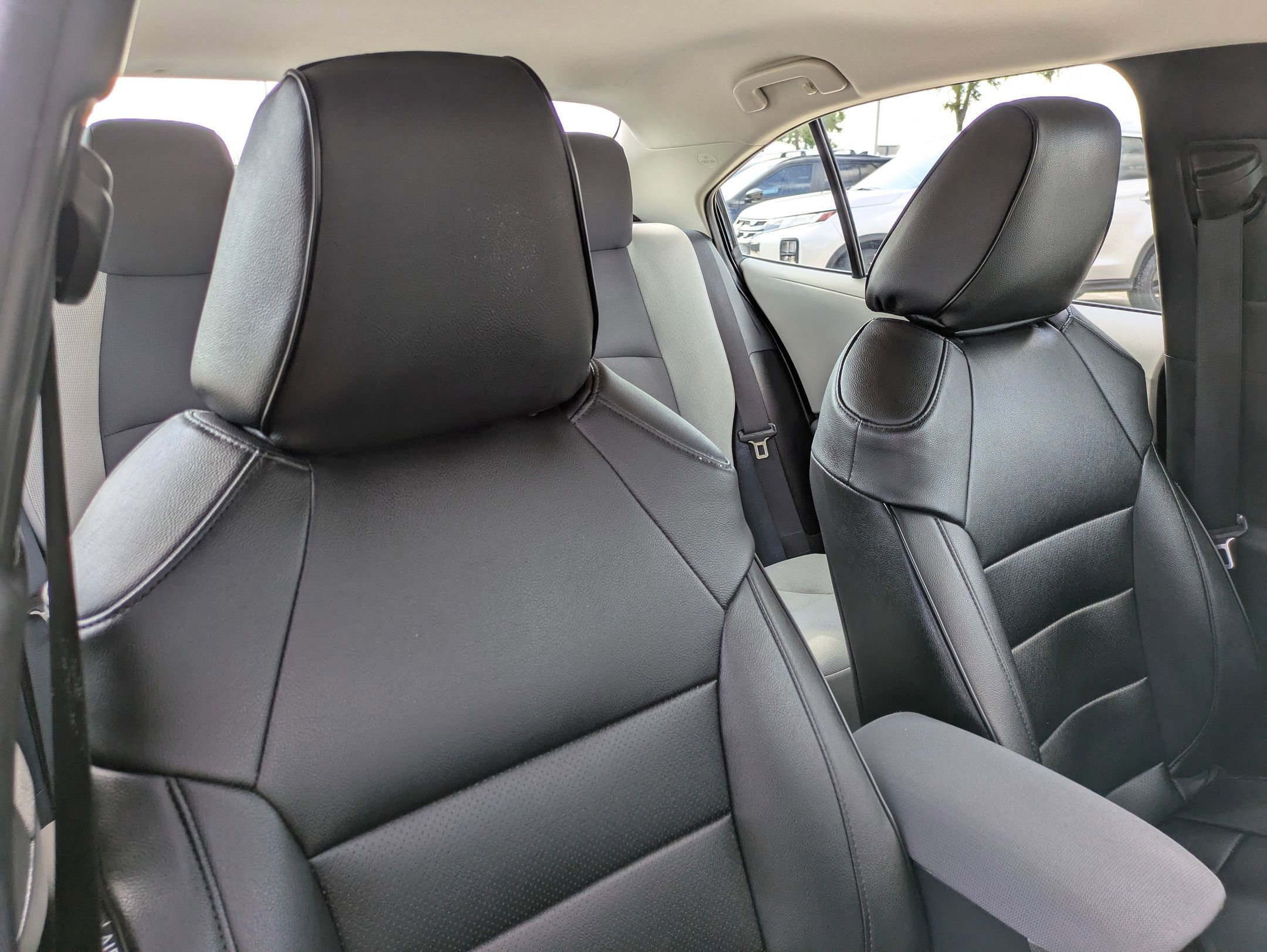 2022 Toyota Corolla LE photo 27