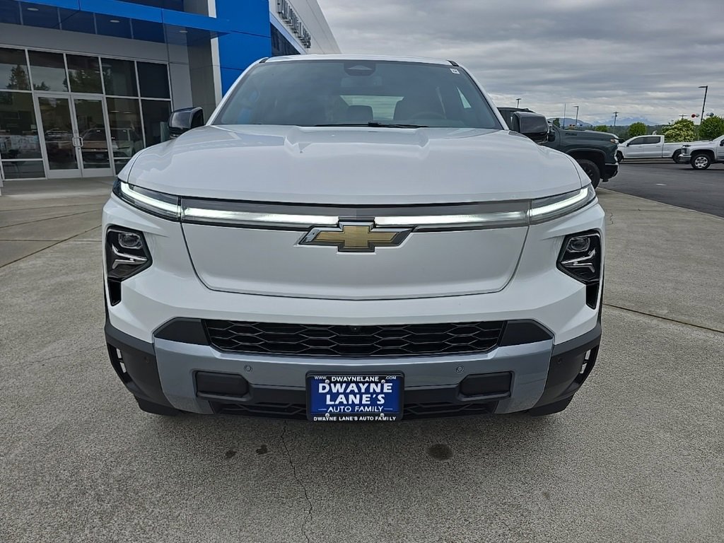2025 Chevrolet Silverado EV LT photo 8