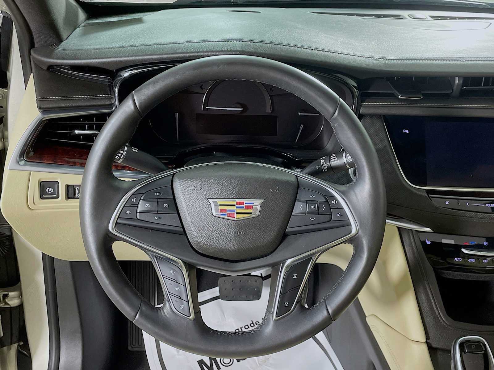 2017 Cadillac XT5 Luxury photo 9