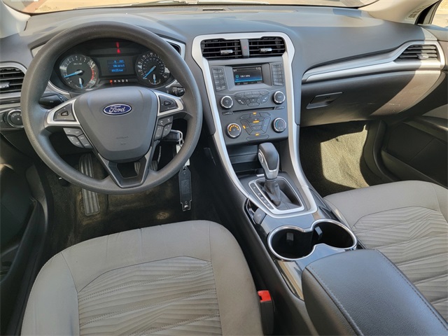 2016 Ford Fusion S photo 30