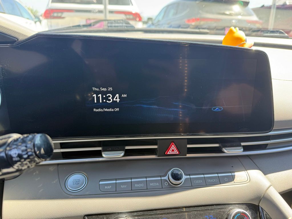 2023 Hyundai Elantra SEL photo 11