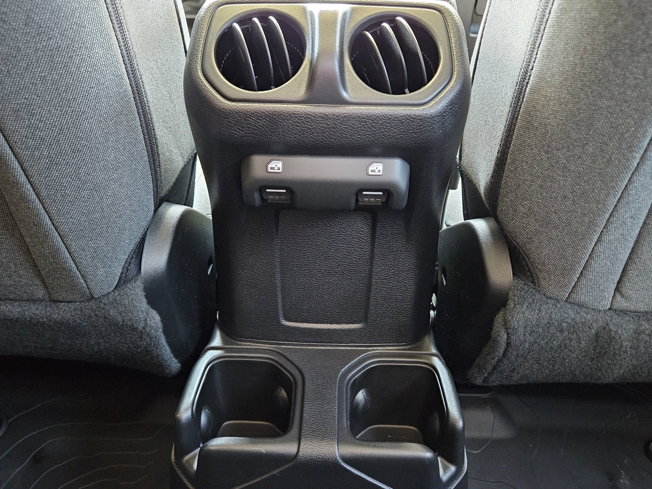 2025 Jeep Gladiator Willys photo 22