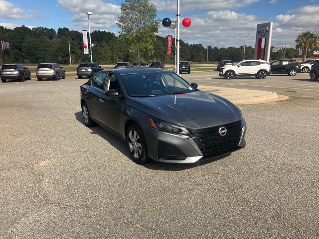 2025 Nissan Altima 2.5 S photo 2