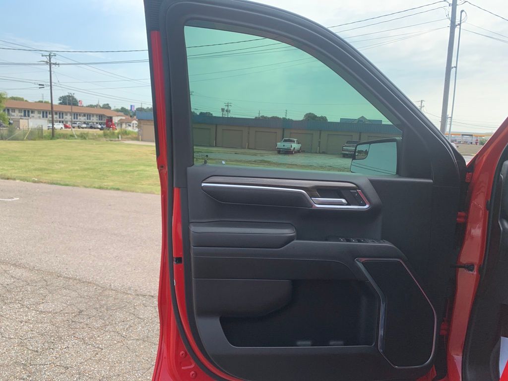 2022 Chevrolet Silverado 1500 RST photo 10