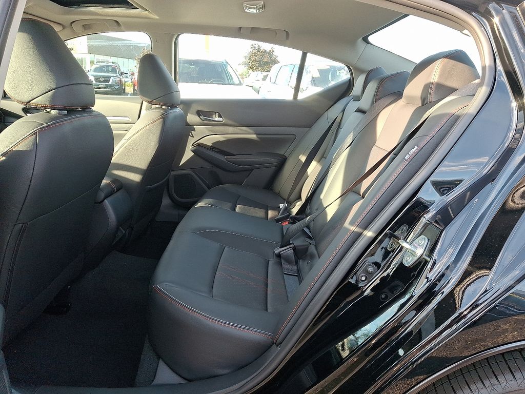 2025 Nissan Altima 2.5 SR photo 3