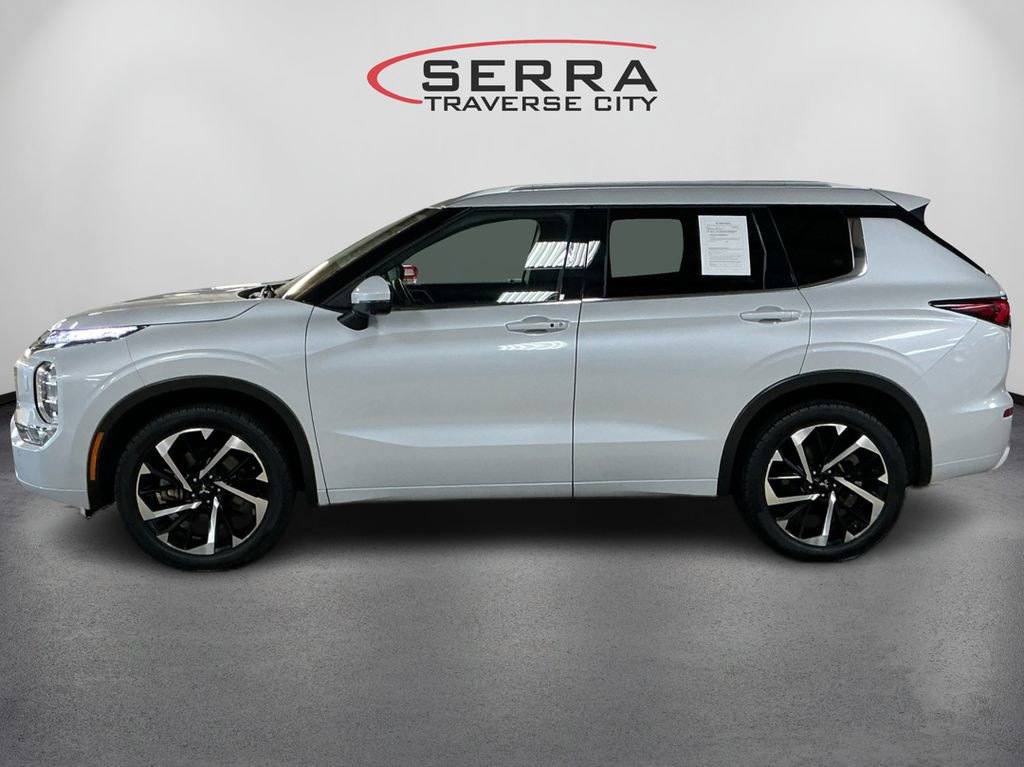 2024 Mitsubishi Outlander SEL photo 8