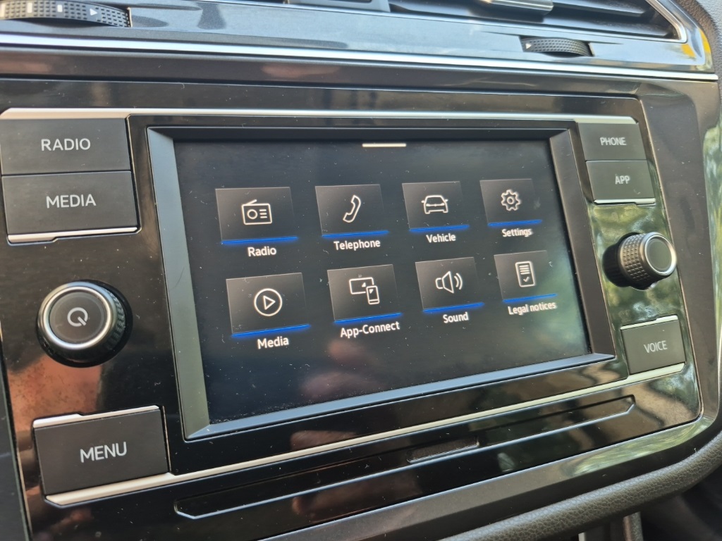 2022 Volkswagen Tiguan S photo 23