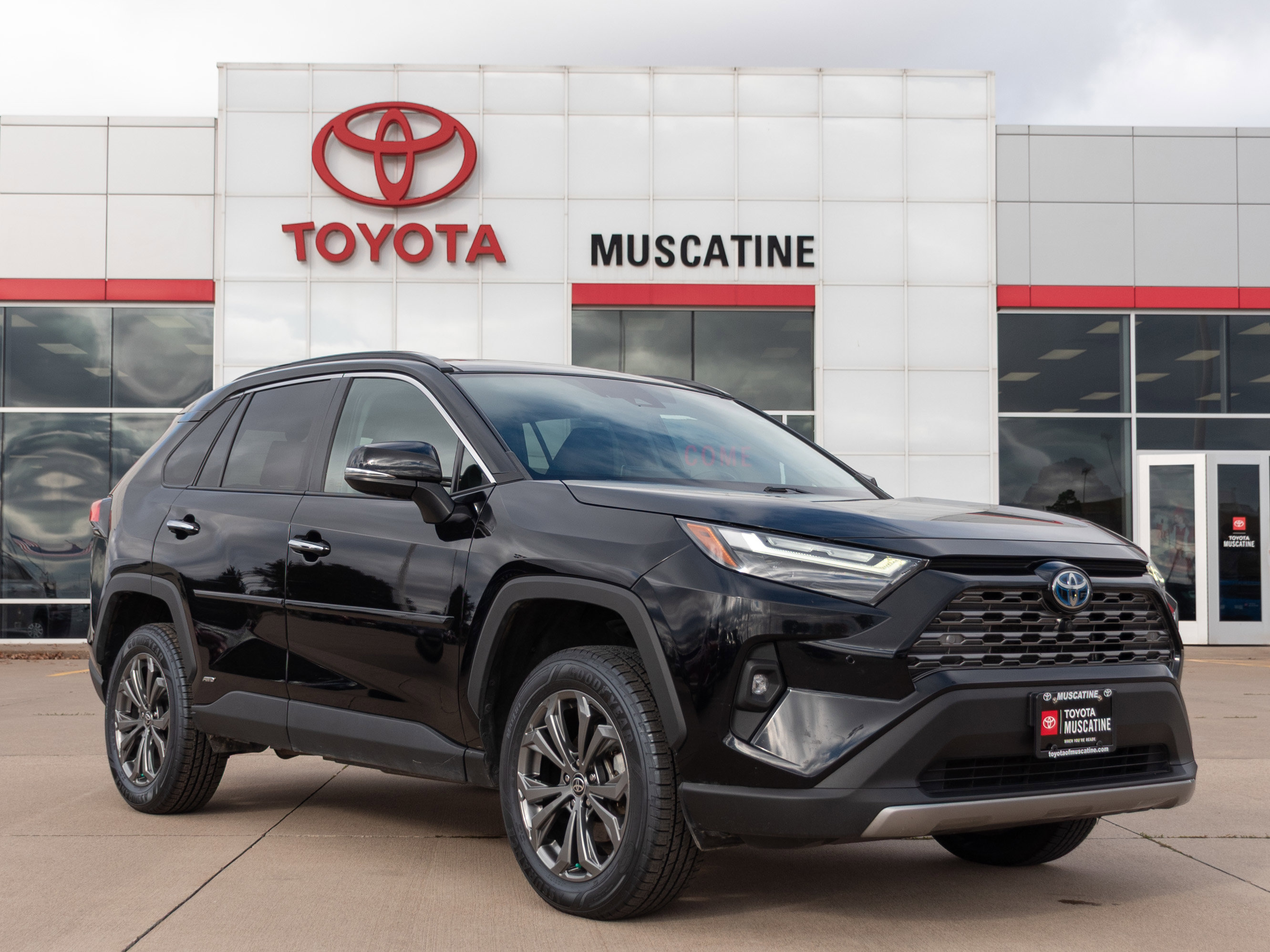 2022 Toyota RAV4 Limited's photo