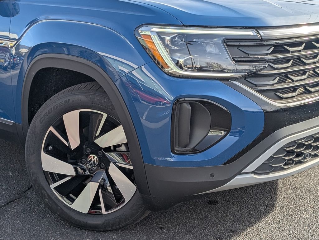 2025 Volkswagen Atlas Cross Sport SEL photo 2