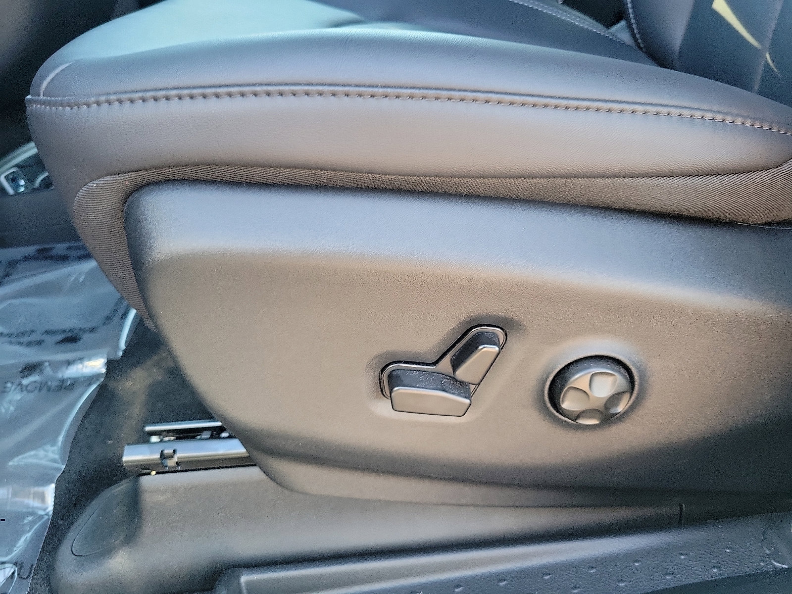 2025 Chrysler Voyager LX photo 12